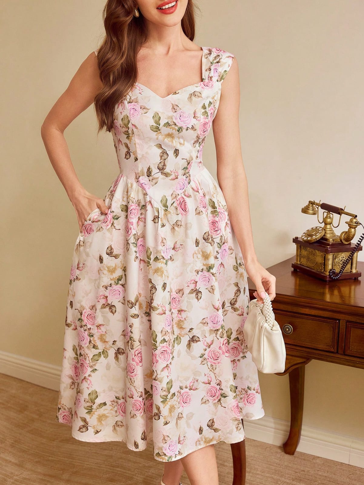VESTIDO DE MUJER CON ESTAMPADO FLORAL