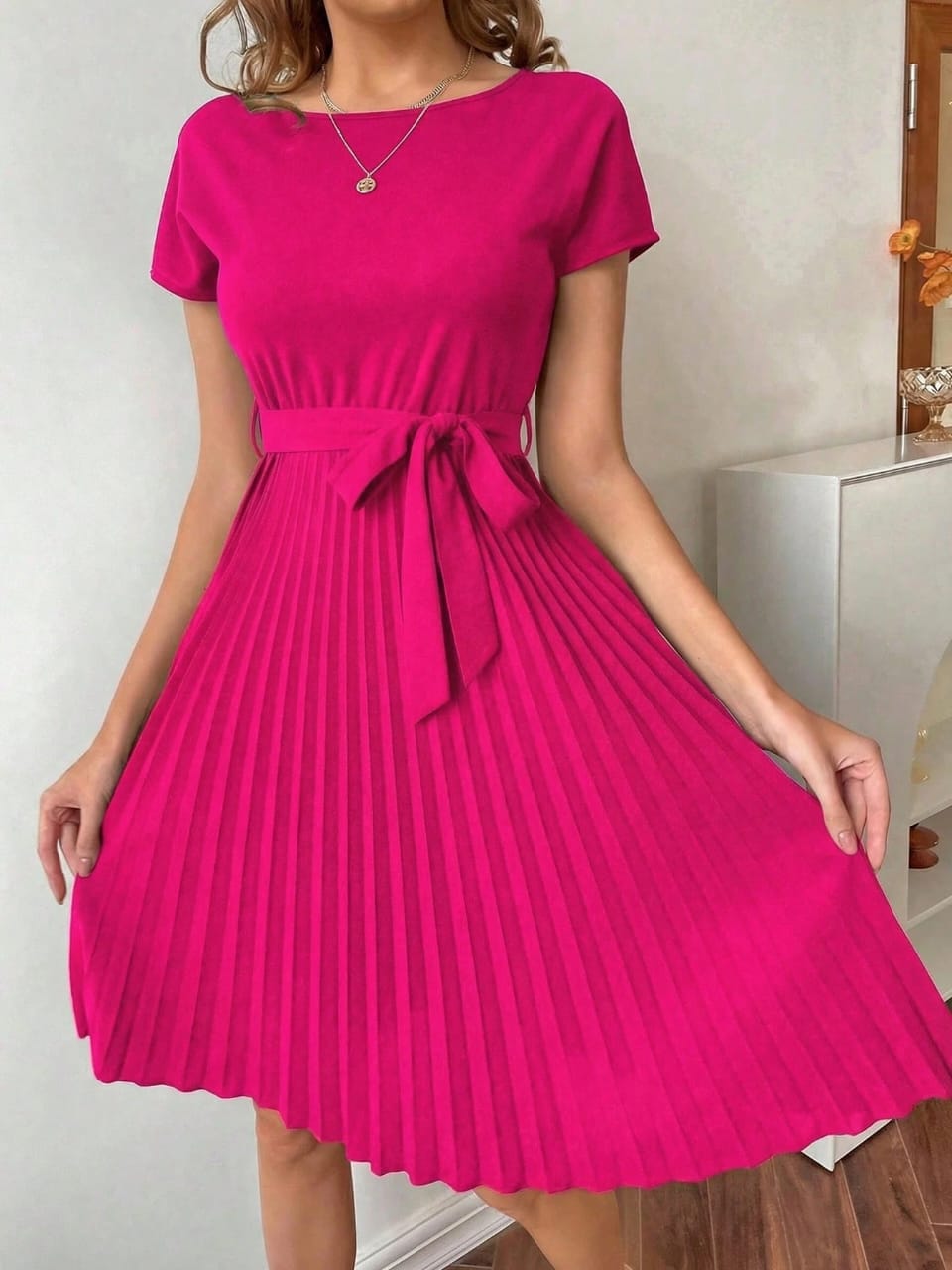 VESTIDO DE MUJER CON DOBLADILLOS