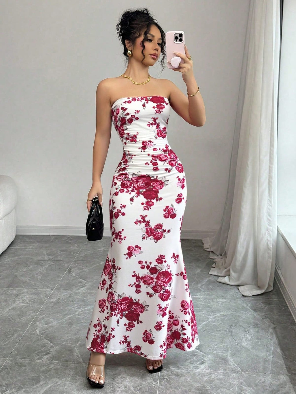 VESTIDO DE MUJER ESCOTADO CON ESTAMPADO FLORAL