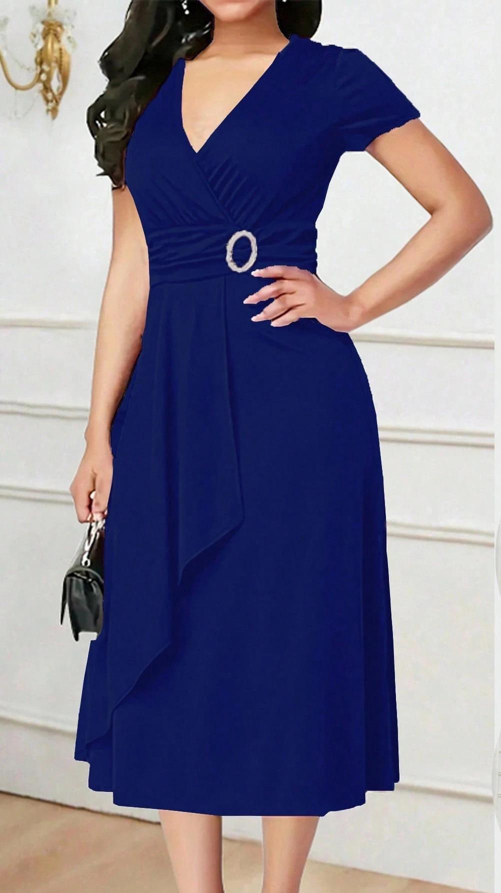 VESTIDO CON CUELLO V Y MANGAS CORTAS