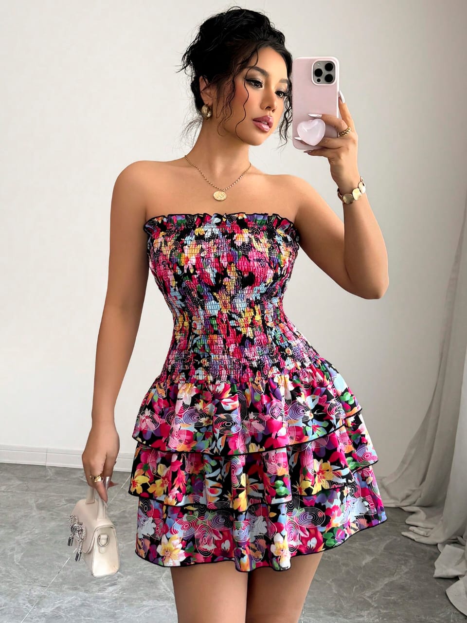 VESTIDO DE MUJER ESCOTADO CON ESTAMPADO FLORAL