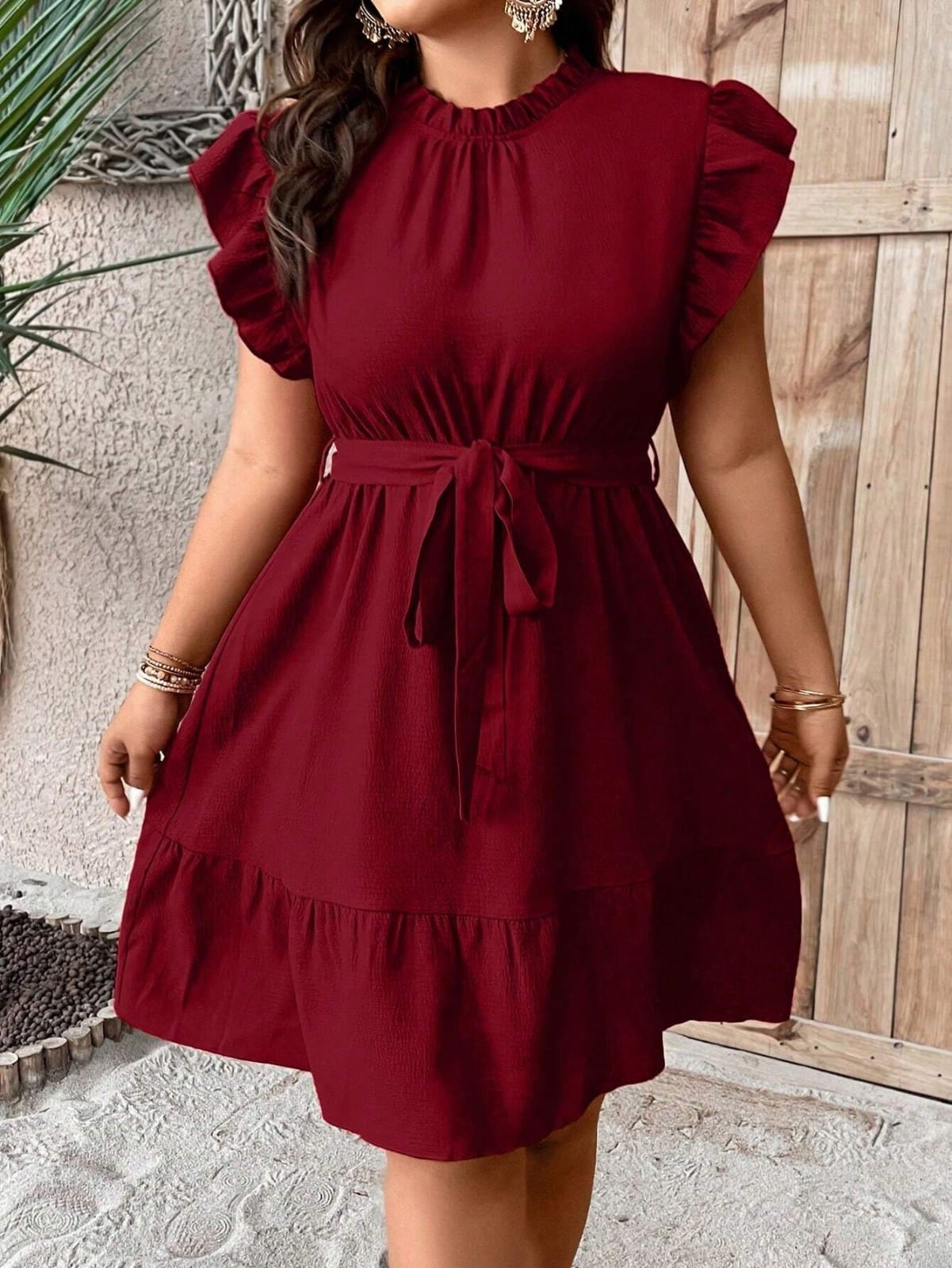 VESTIDO DE MUJER MANGAS CON DOBLADILLO Y VOLANTES