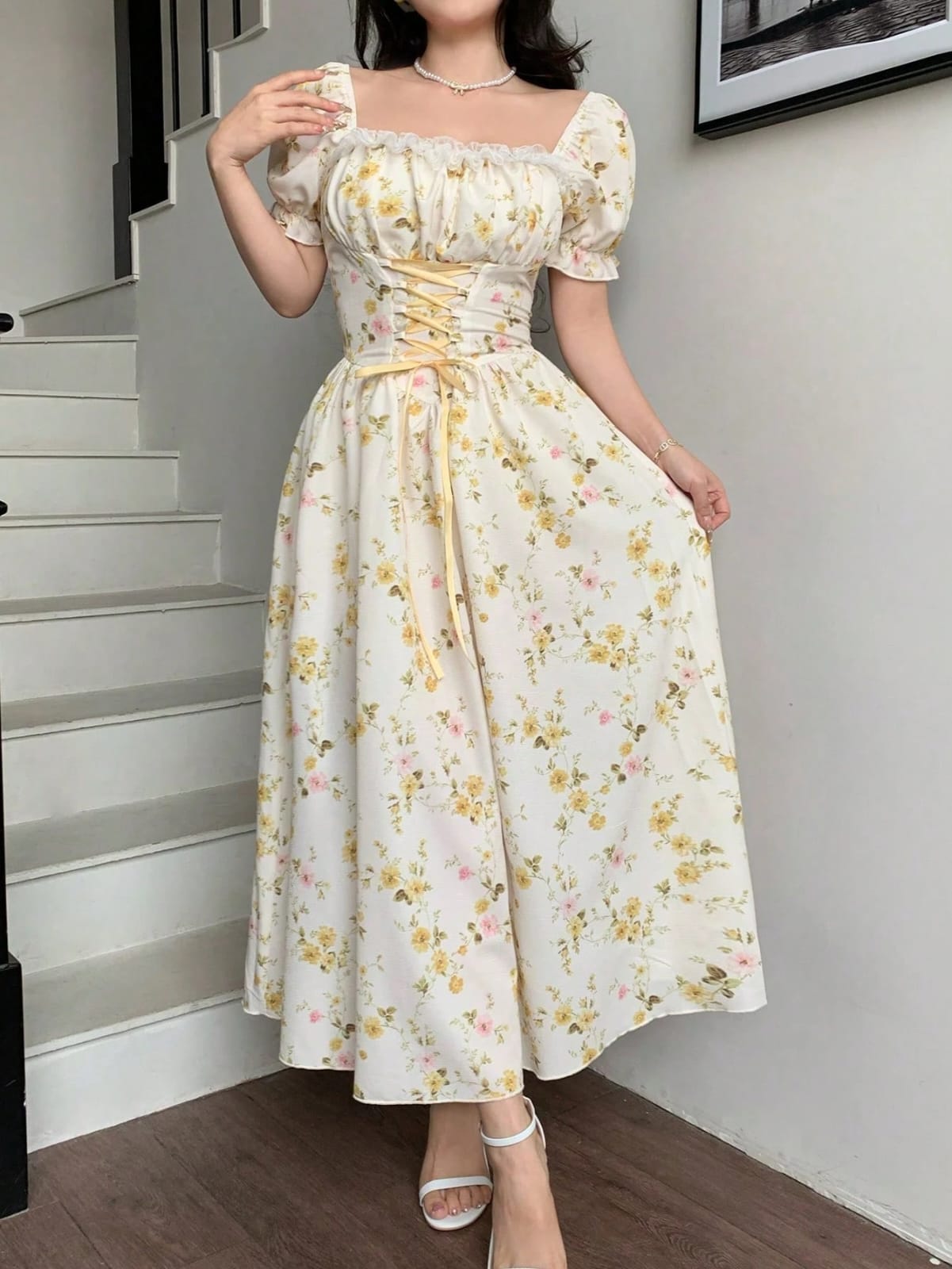 VESTIDO DE MUJER CUELLO DE ENCAJE Y ESTAMPADO FLORAL