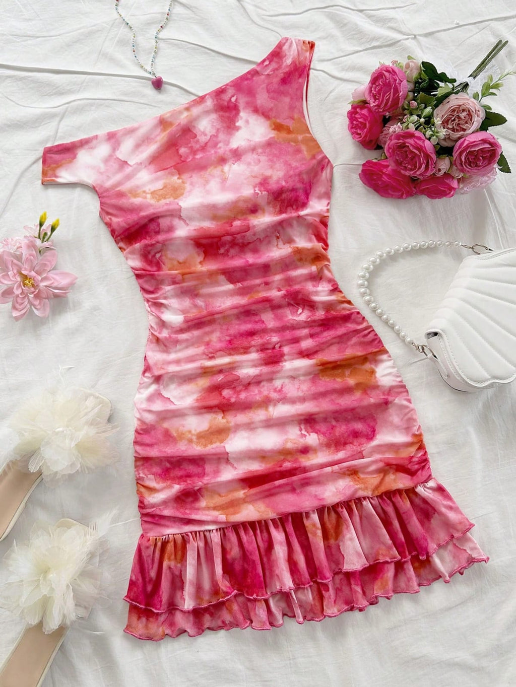VESTIDO DE MUJER AJUSTADO CON VOLANTES