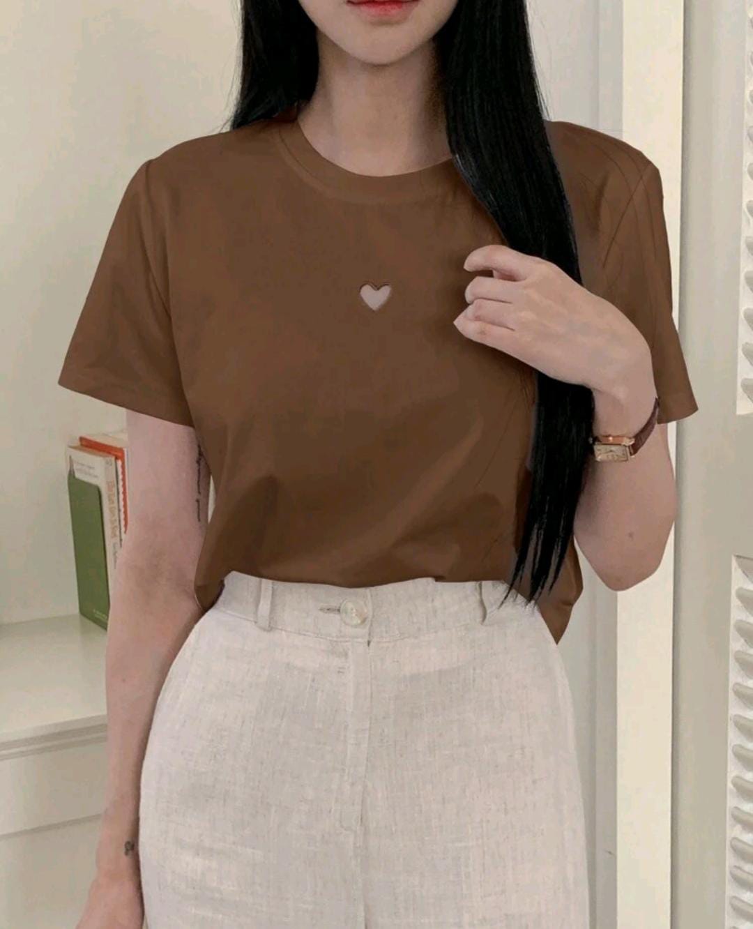 CAMISA EN EL CENTRO UN  CORAZON