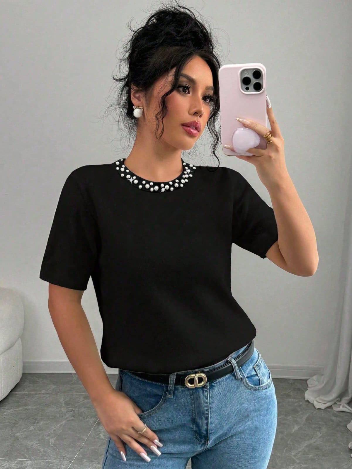 CAMISA CON PERLAS EN EL CUELLO