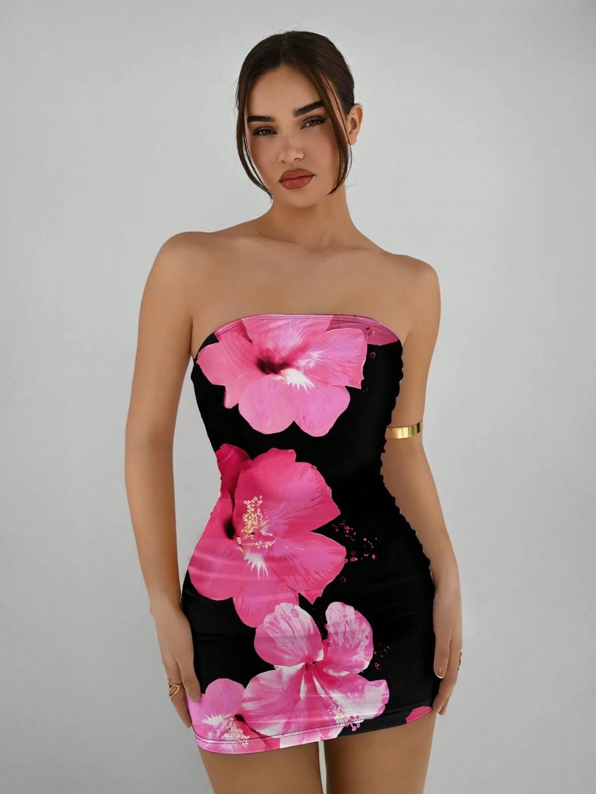 VESTIDO FLOREADO COLOR NEGRO