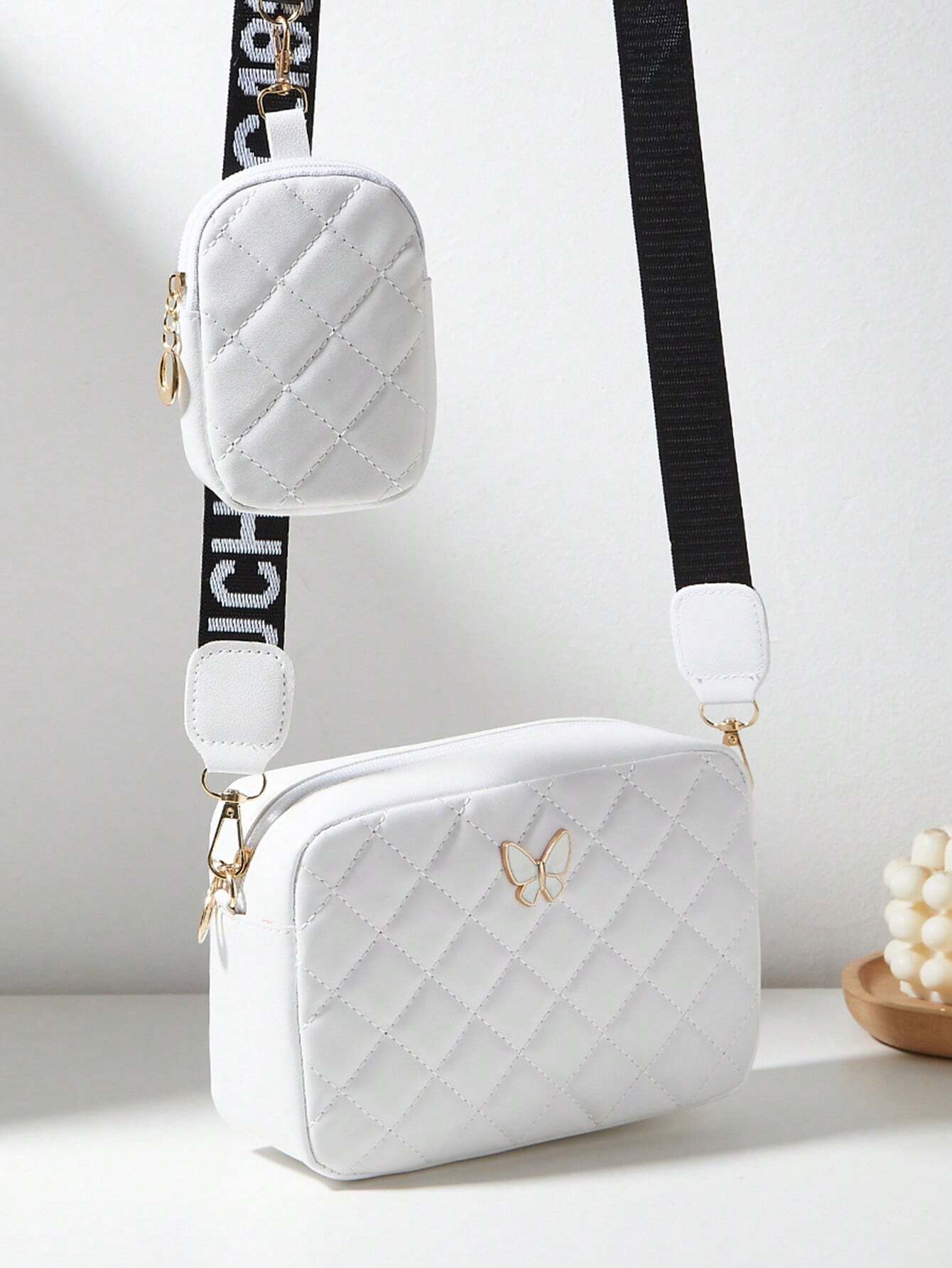 CARTERA COLOR BLANCA