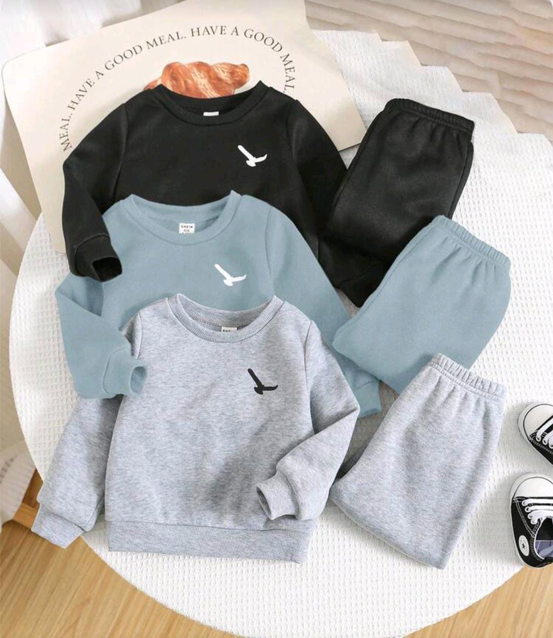 CONJUNTO GRIS DE NIÑO TALLA 18 A 24 MESES