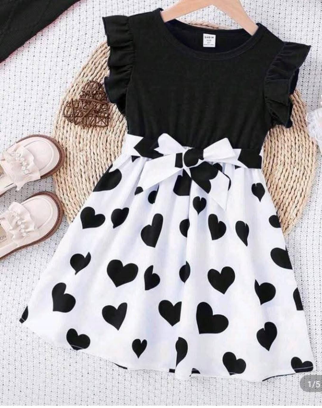 VESTIDO DE NIÑA COLOR NEGRO CON BLANCO TALLA 4 AÑOS 0007207