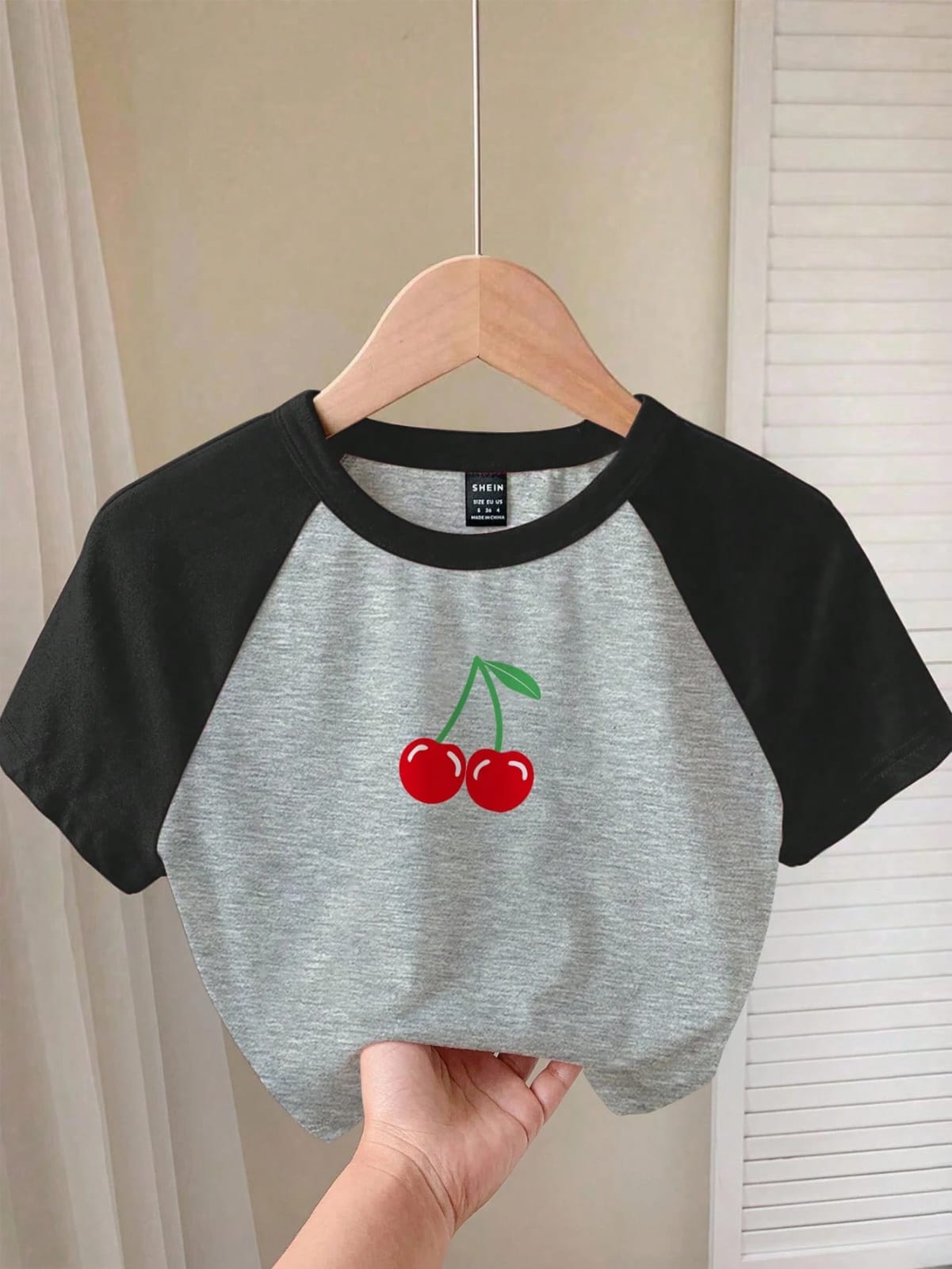 CAMISETA DE CHERRY DE MUJER