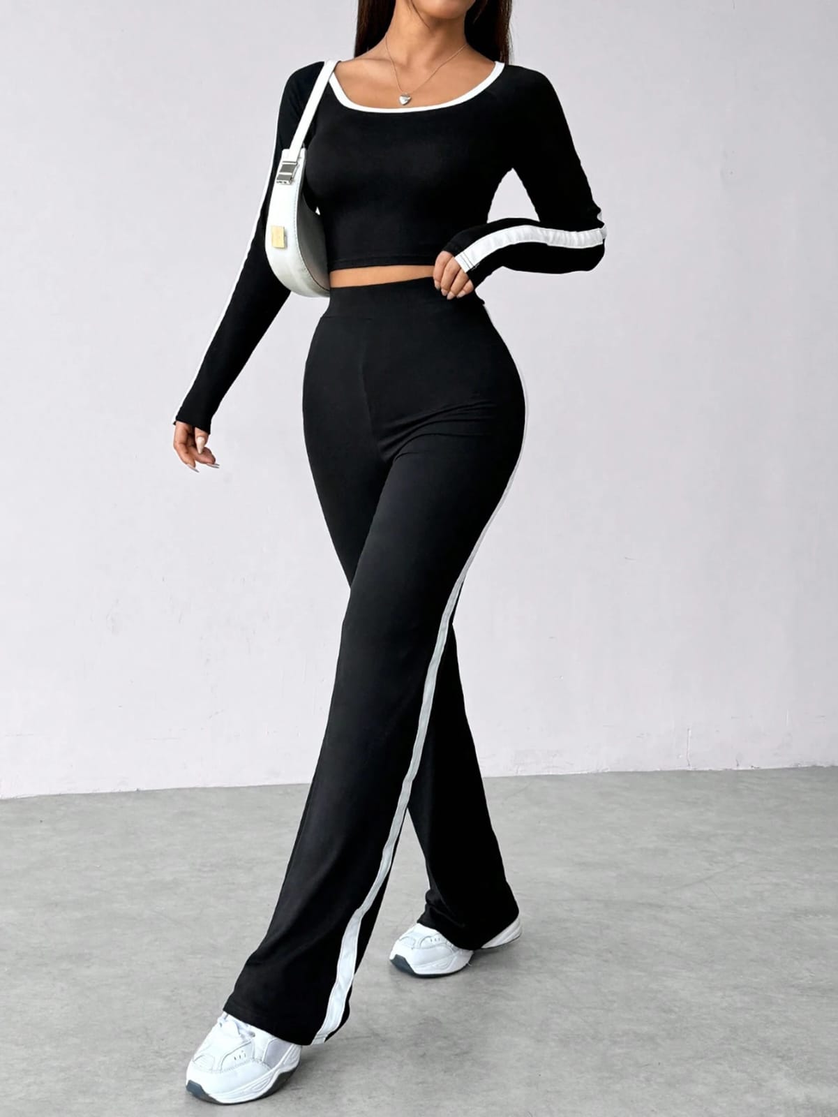 CONJUNTO DE PANTALONETA DE MUJER