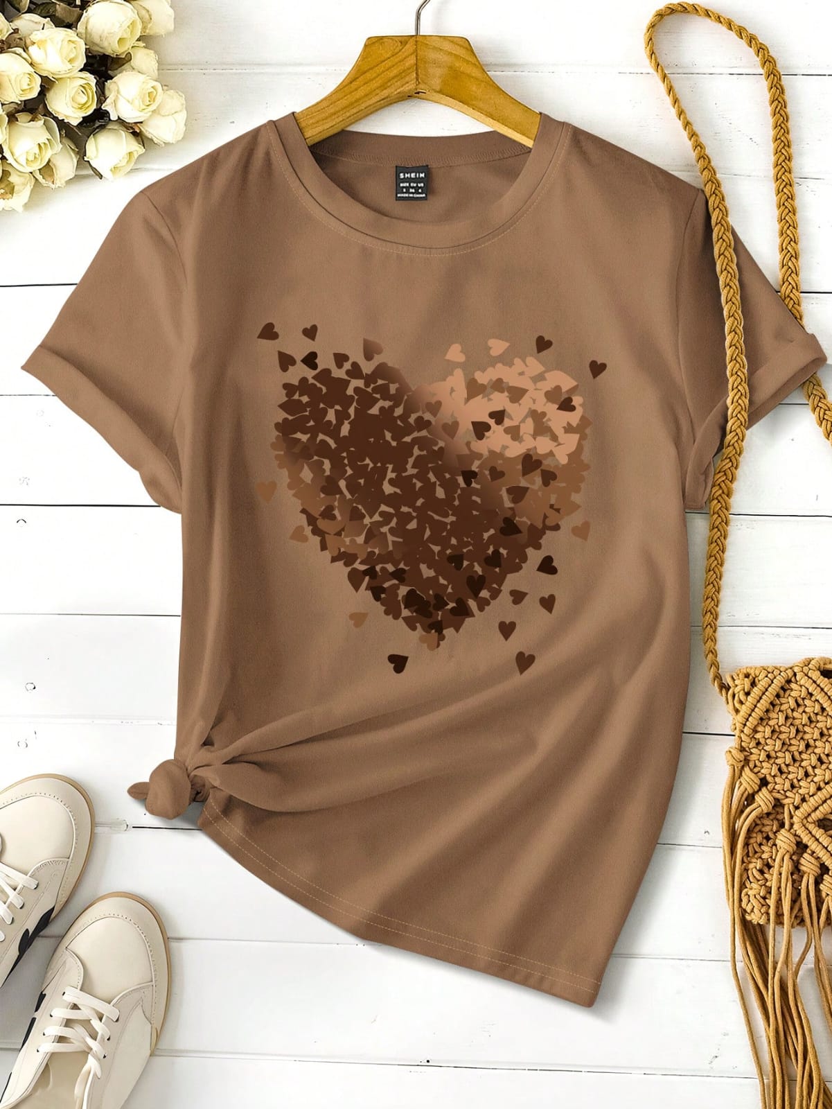CAMISA CAFE DE MUJER CON DISEÑO DE CORAZON TALLA S 50001284