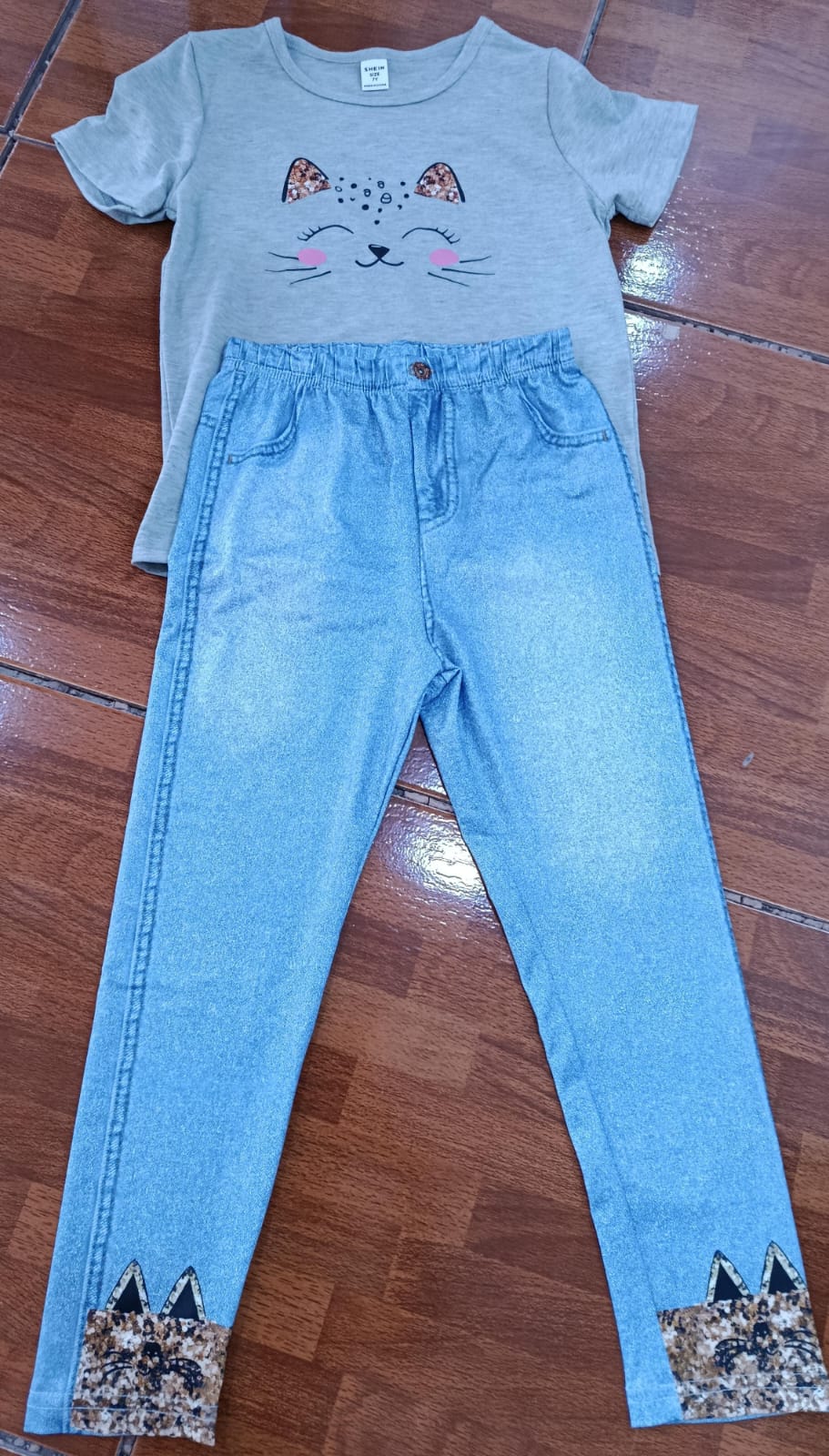 CONJUNTO DE NIÑA COLOR GRIS TALLA 7 AÑOS 0004642
