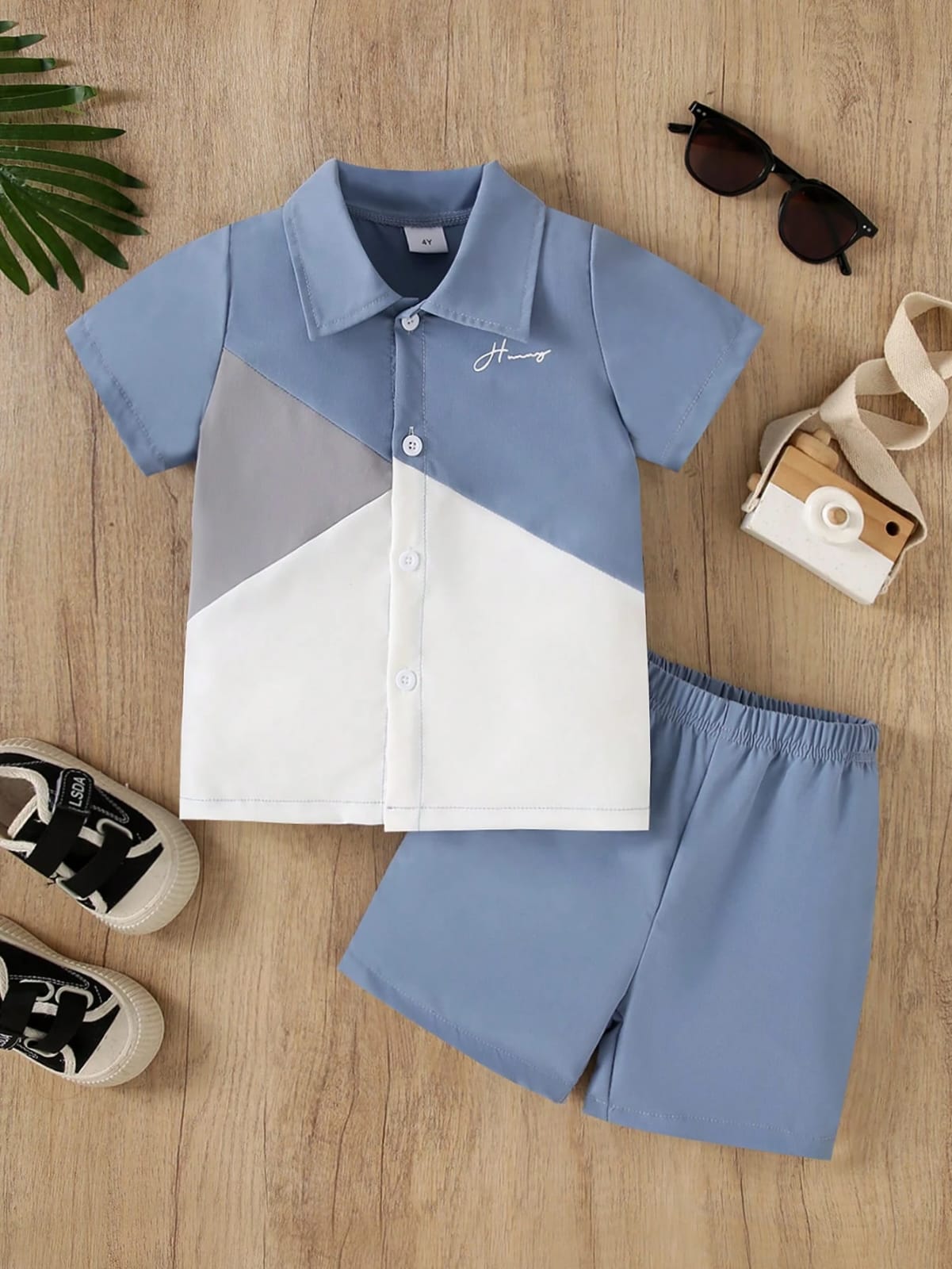 CONJUNTO DE NIÑO CON BOTONES