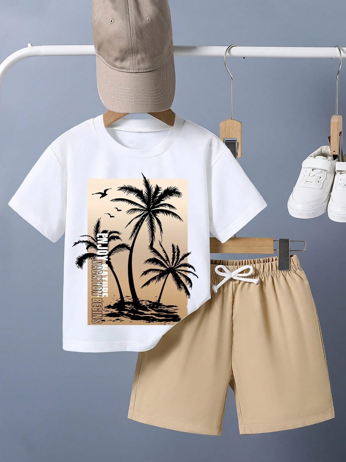CONJUNTO DE NIÑO CON ESTANPADO DE PALMERAS