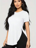 CAMISETA CASUAL CON CORTE LATERAL COLOR BLANCA