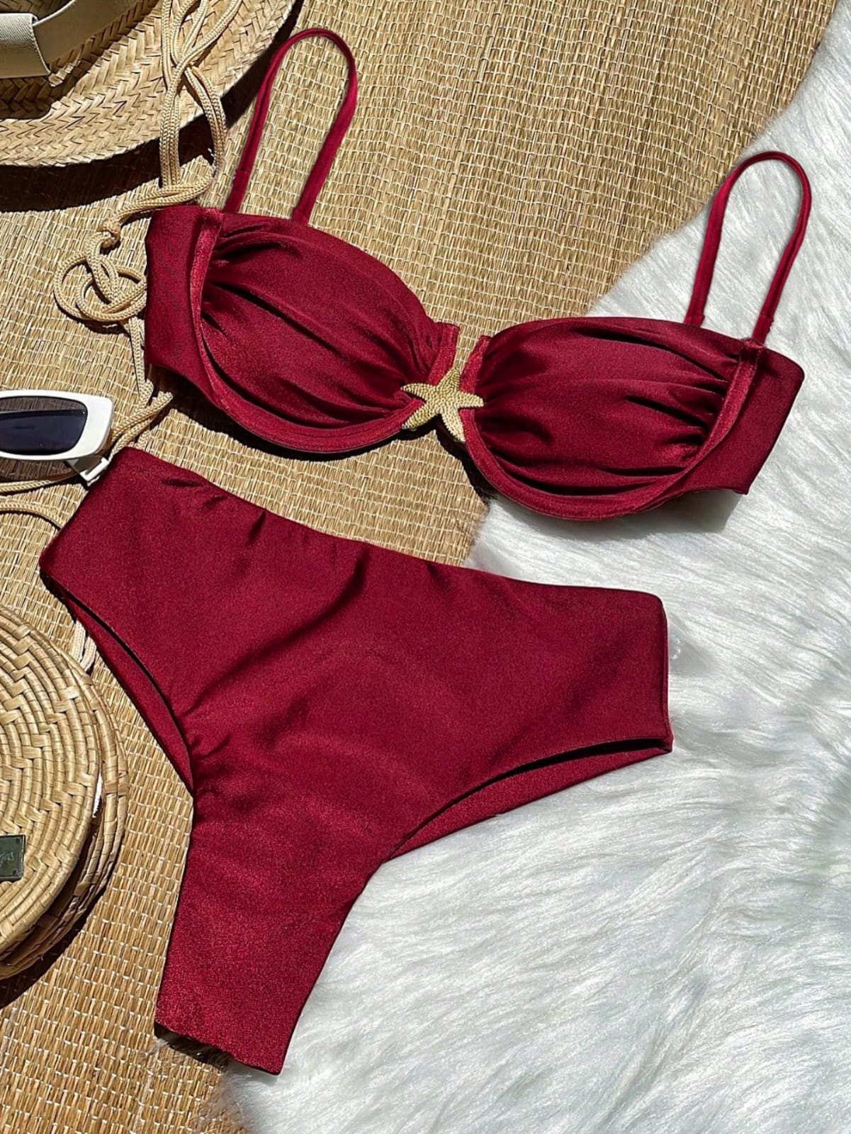 TRAJE DE BAÑO ROJO VINO DE 2 PIEZAS