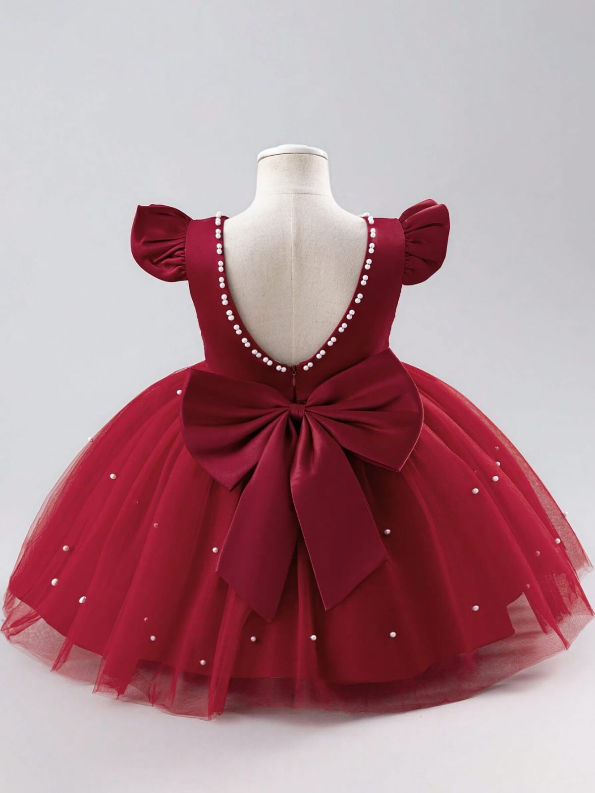 VESTIDO ROJO VINO CON PERLAS DE NIÑA