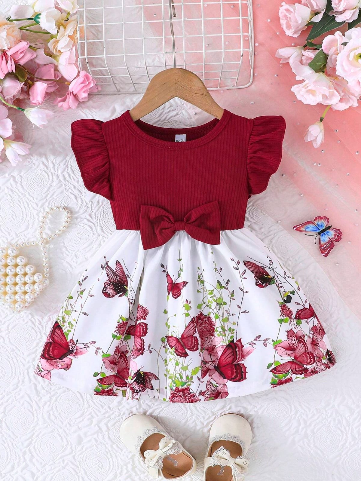 VESTIDO DE NIÑA CON DISEÑO DE MARIPOSA