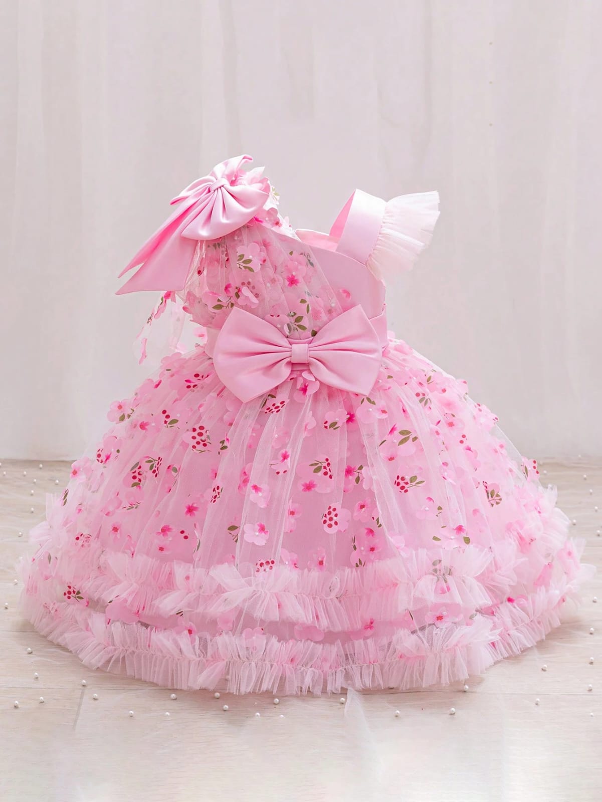 VESTIDO DE NIÑA CON DISEÑO DE FLOR