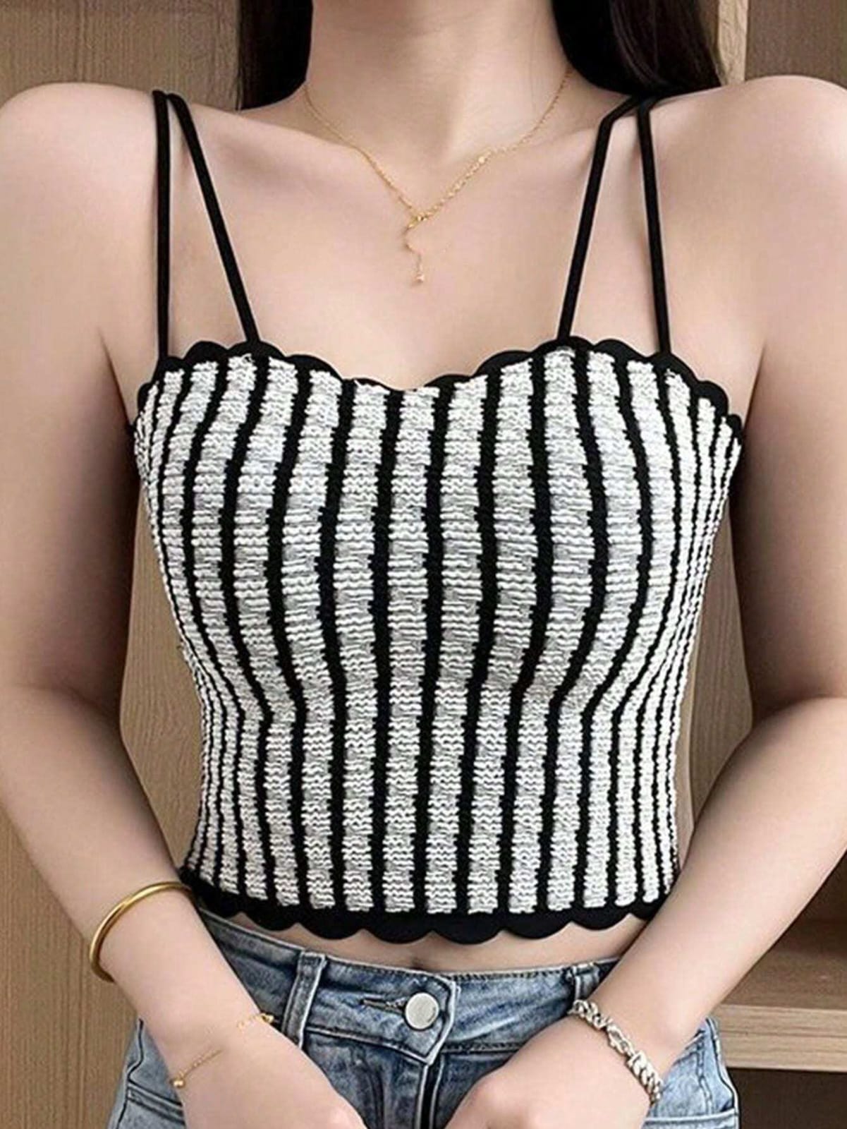 TOP BLANCO CON RAYAS NEGRAS