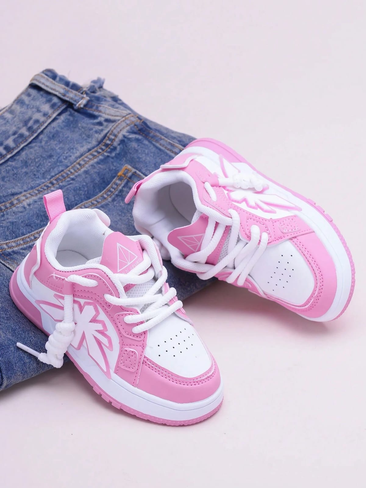TENIS ROSADAS CON BLANCO DE NIÑA