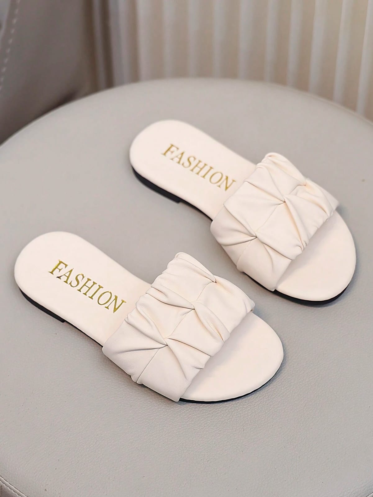 SANDALIAS BEIGE DE NIÑA