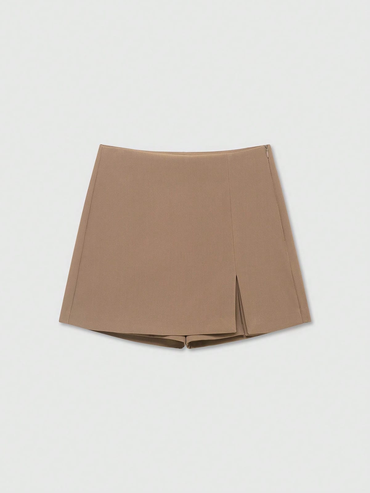 FALDA SHORT CON SEMI APERTURA DE MUJER