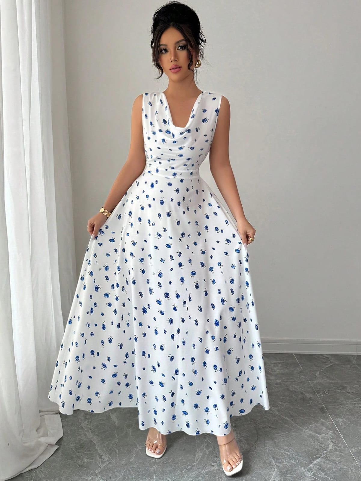 VESTIDO  LARGO DE DAMA CON FLORES AZUL