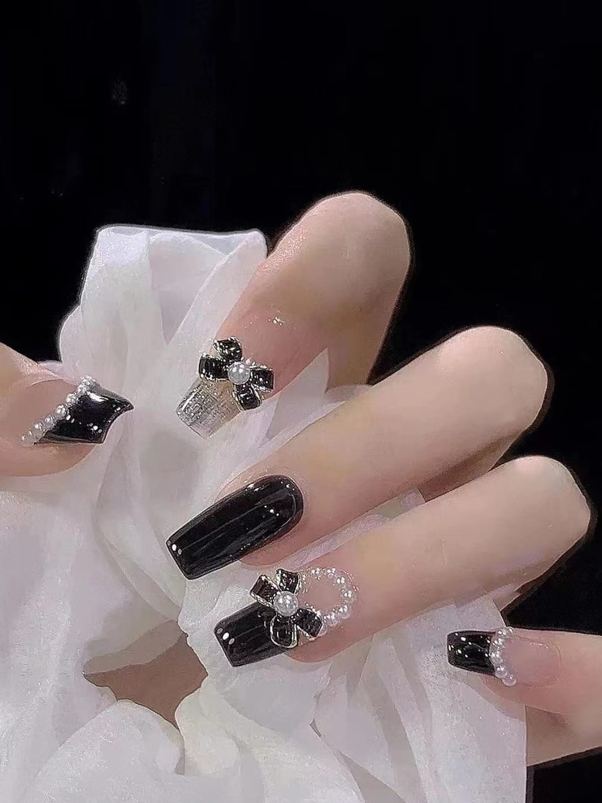 CAJITA DE UÑAS POSTIZAS