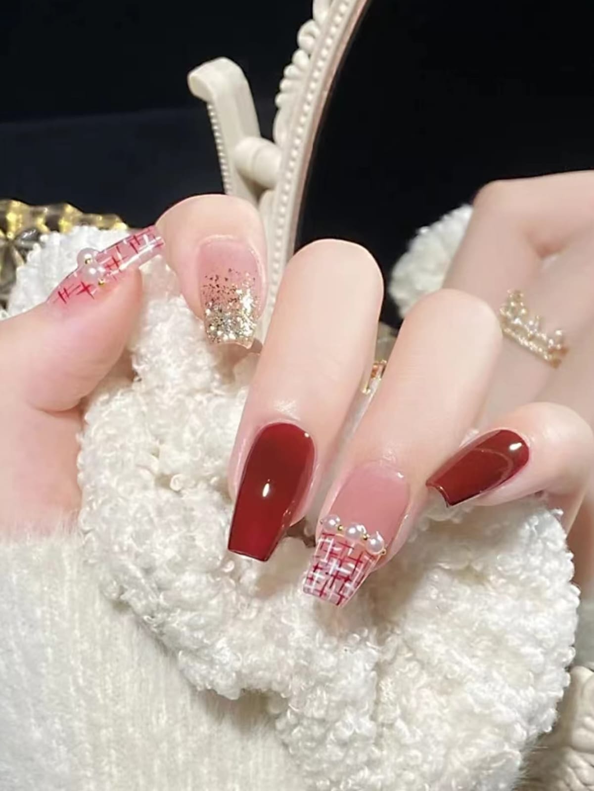 CAJITA DE UÑAS POSTIZAS