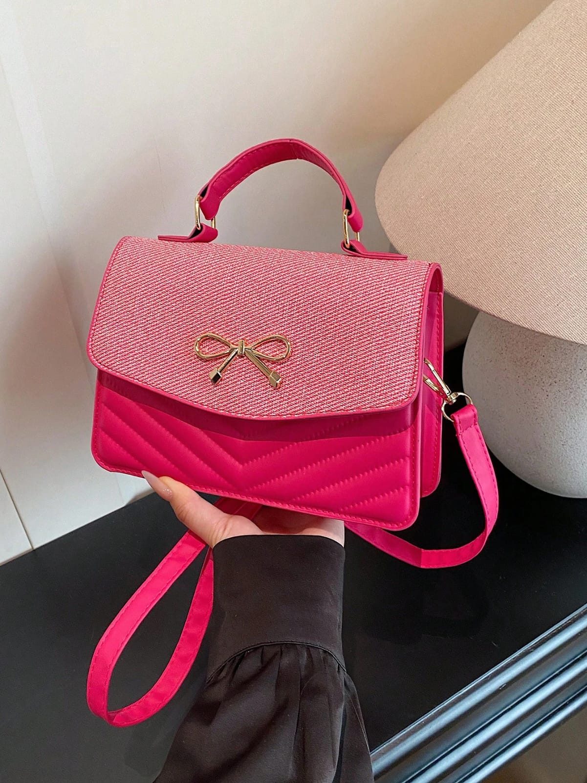 CARTERA COLOR ROSADA CON CHONGUITO