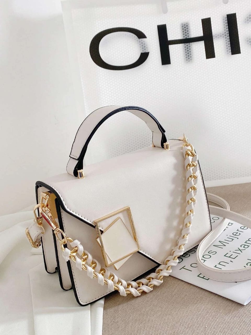 CARTERA COLOR BLANCA