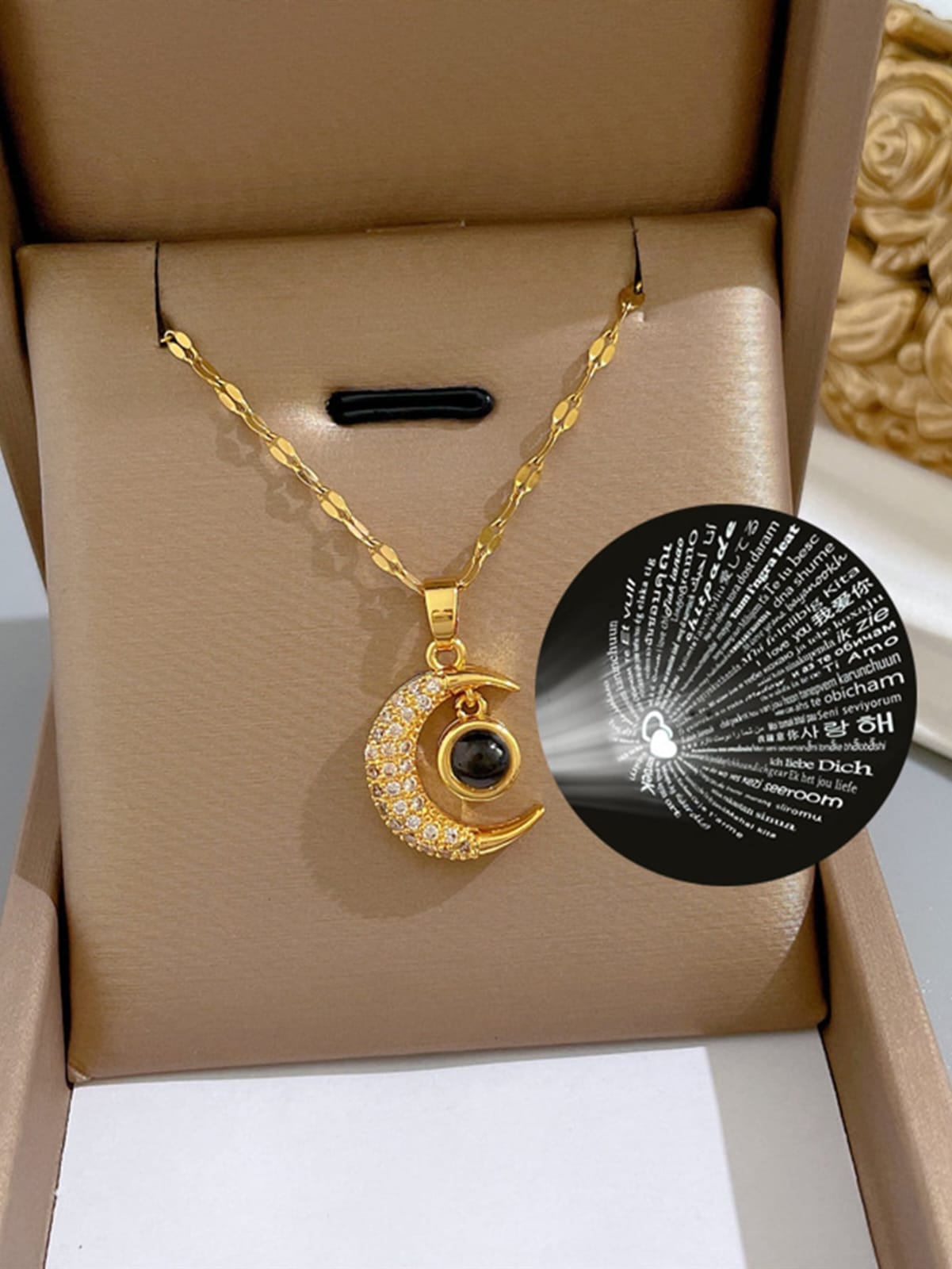1 PIEZA CADENA CON DISEÑO DE ESTRELLA Y LUNA