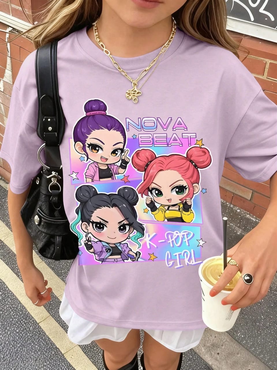 CAMISETA DE NIÑA CON DIBUJOS DE K POP
