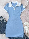 VESTIDO CORTO Y PEGADO DE NIÑA