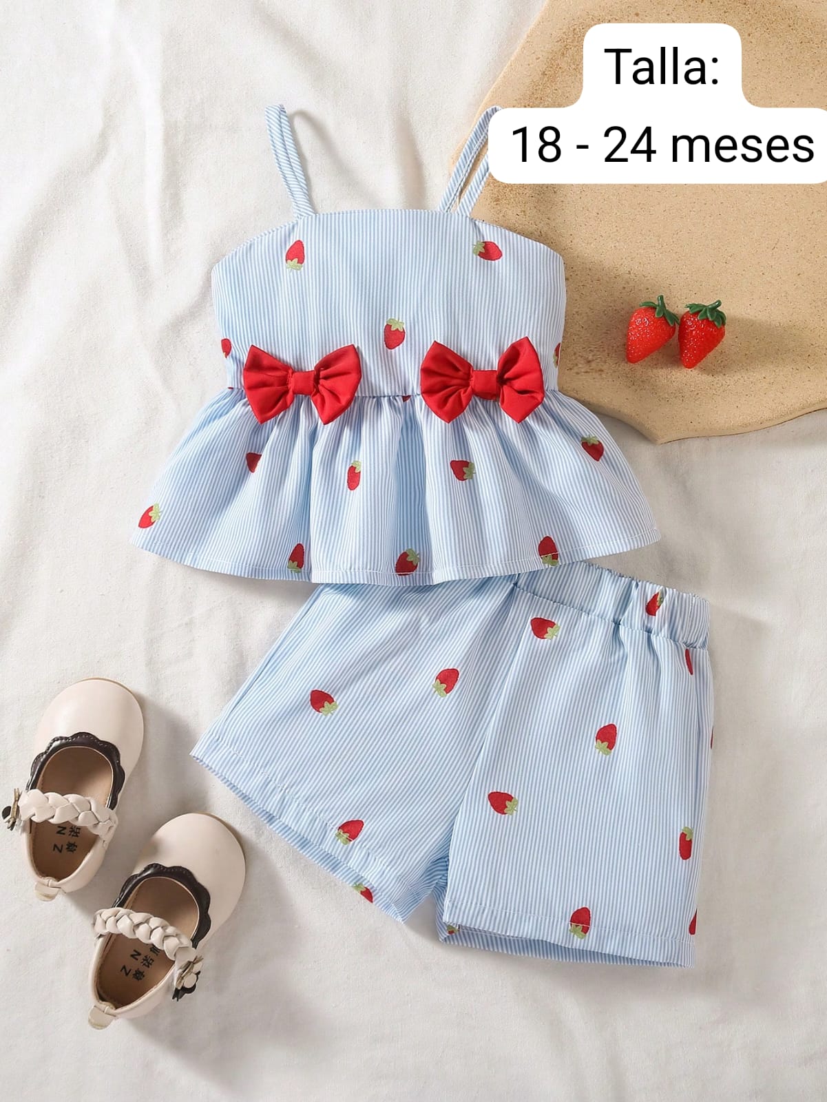 CONJUNTO DE NIÑA CON MOÑOS ROJOS