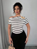 BLUSA RAYADA CON CHAPAS DE MUJER
