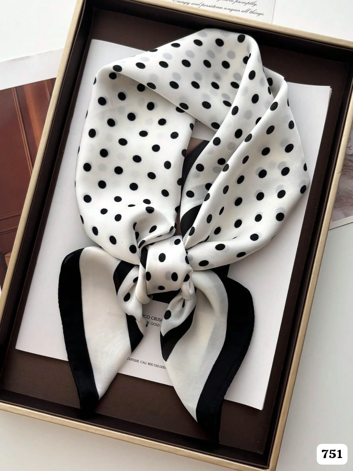VANDANA BLANCA CON LUNARES