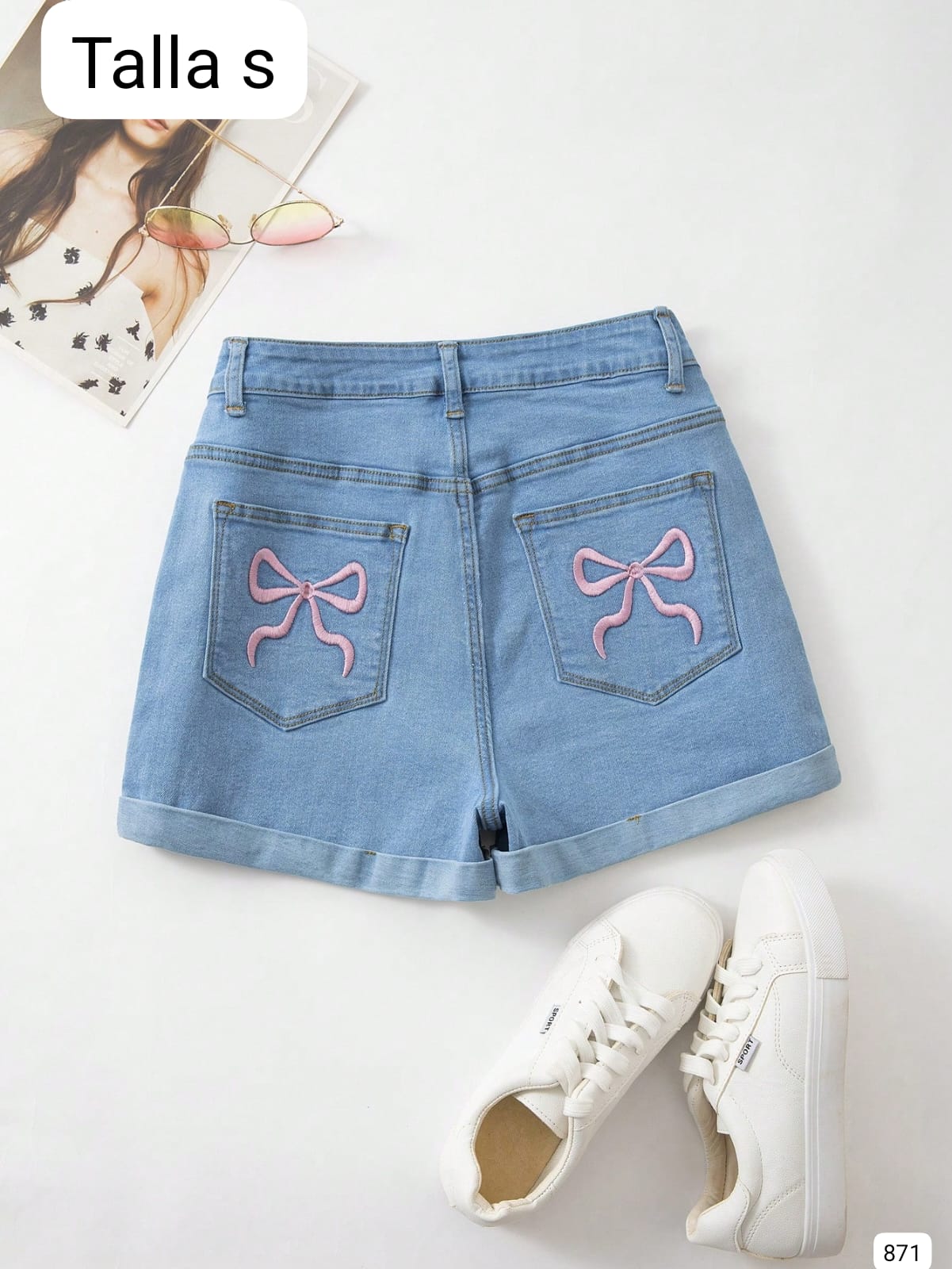 SHORT CELESTE CON CHONGO DE MUJER