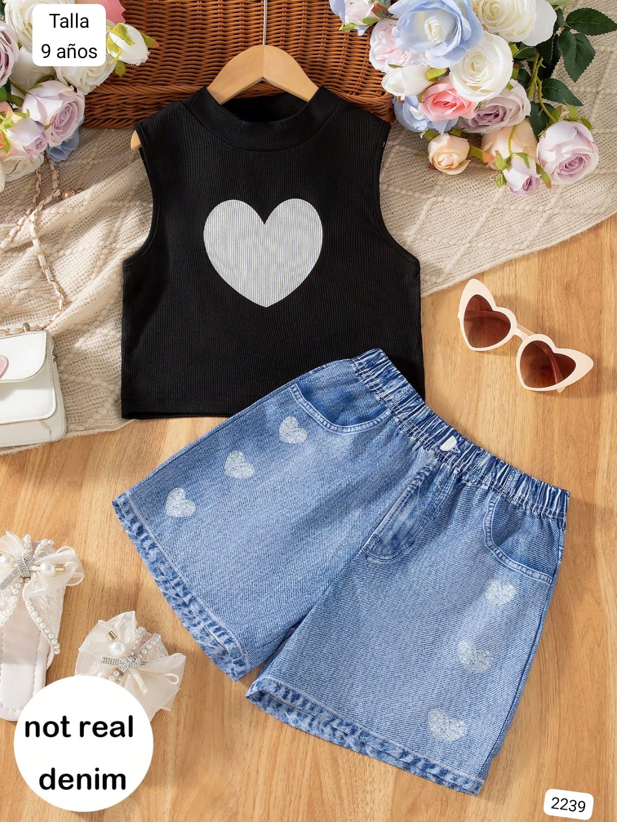 CONJUNTO DE CAMISA NEGRA Y SHORT DE NIÑA