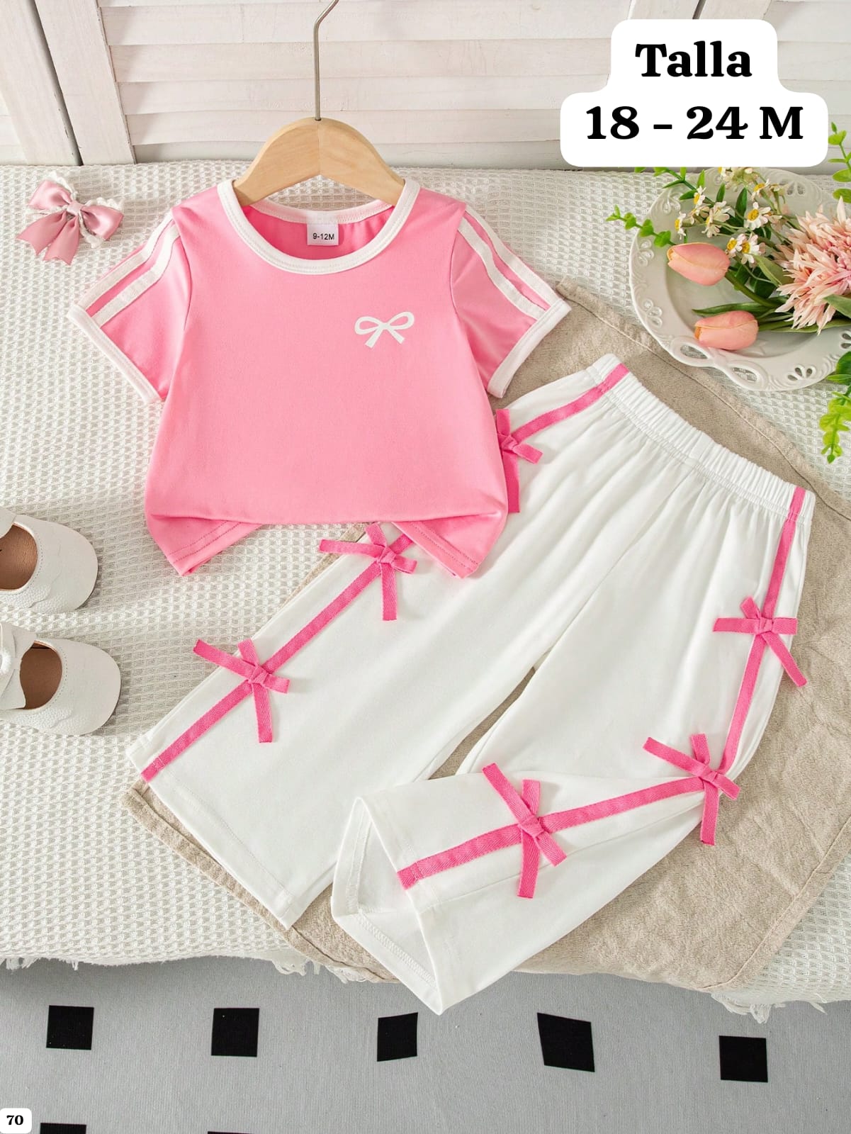 CONJUNTO DE PANTALONETA BLANCA CON CHONGOS ROSA DE NIÑA