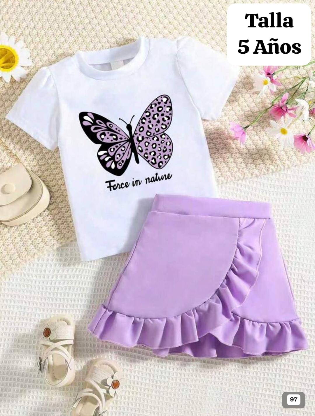 CONJUNTO DE FALDA MORADA DE NIÑA