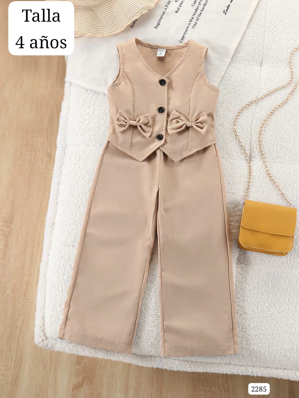 CONJUNTO DE PANTALONETA CAQUI DE NIÑA