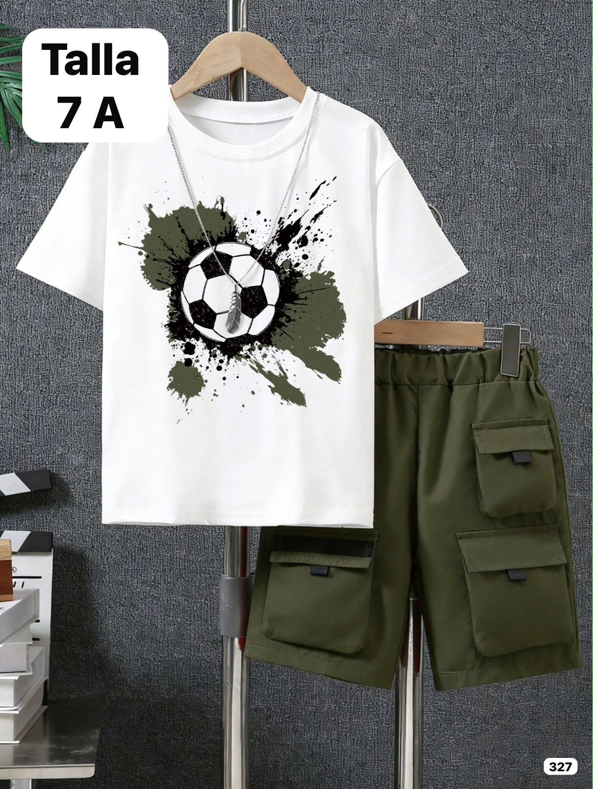 CONJUNTO DE CAMISA BLANCA Y SHORT VERDE