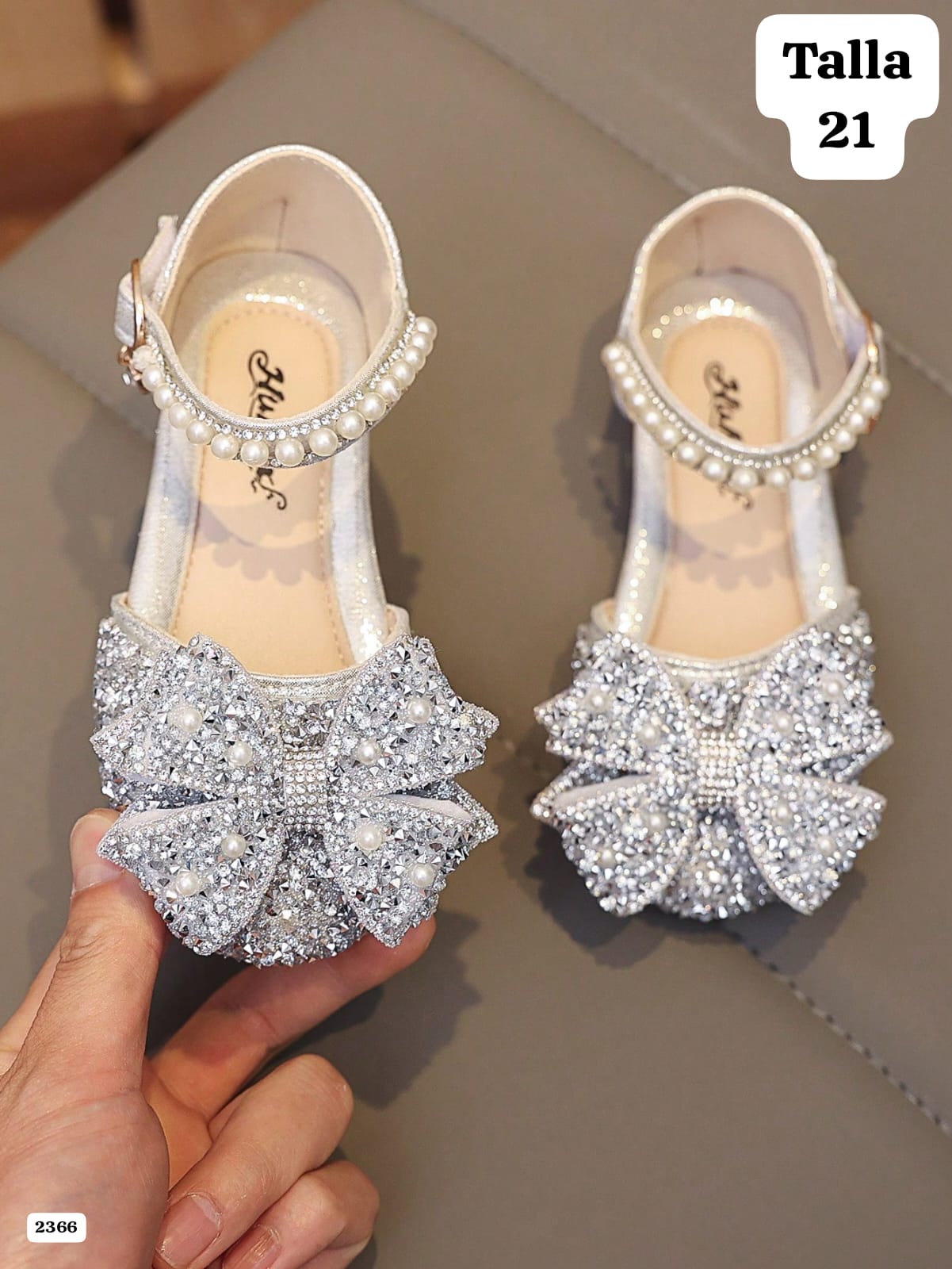 SANDALIAS CON PIEDRITAS DE NIÑA TALLA 21