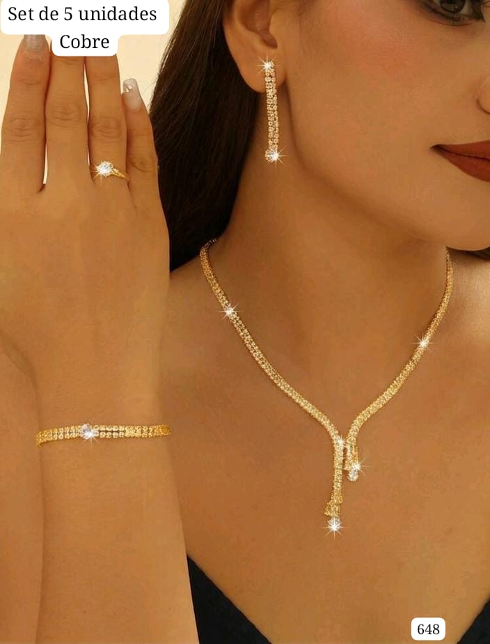 JUEGO DE COLLAR, PULSERA, ANILLO Y ARETES PLATEADOS