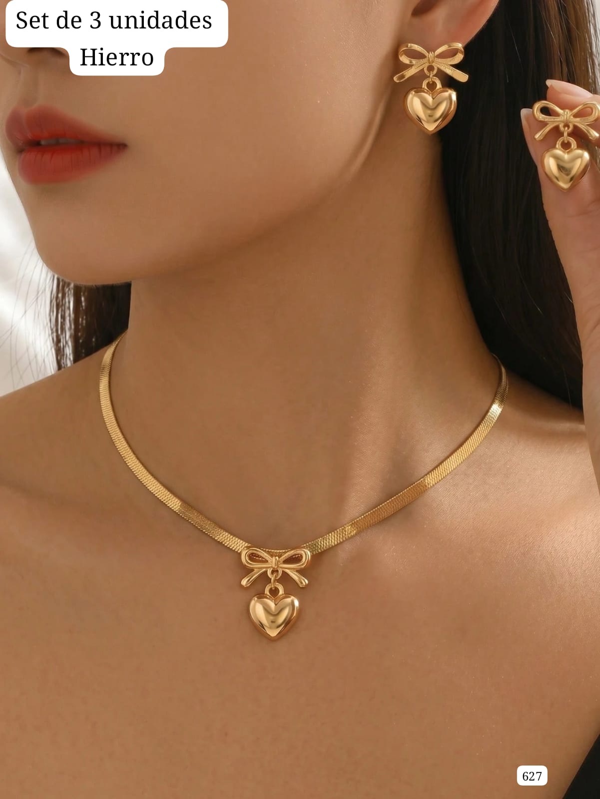 SET DE COLLAR Y ARETES CON CHONGO Y CORAZÓN DE MUJER