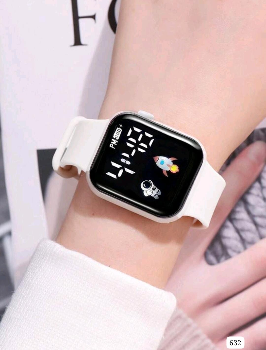 RELOJ BLANCO